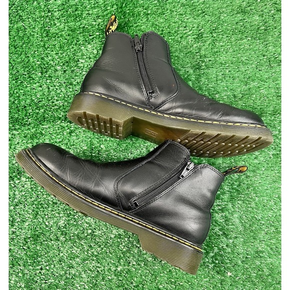 Dr Martens 2976 Chelsea Boots Youth Softy T SZ 7 Black Leather Fair Condition - Picture 4 of 8